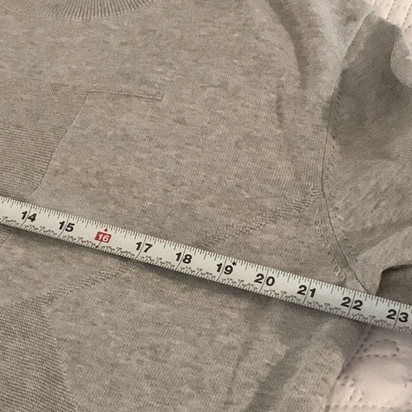 Calvin Klein Sweater - Picture 5 of 7